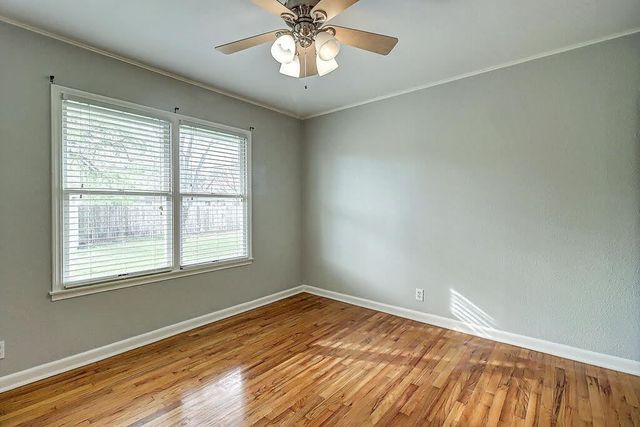 913 Delaine Dr, Corpus Christi, TX 78411