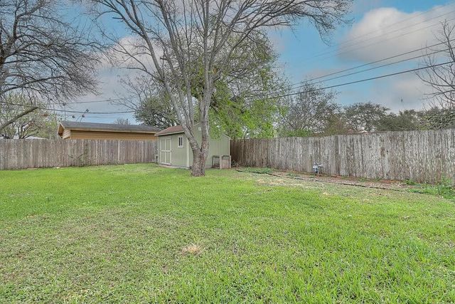 913 Delaine Dr, Corpus Christi, TX 78411