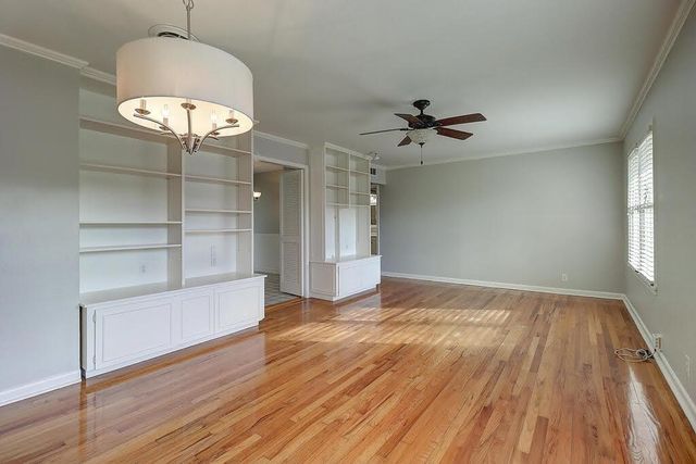 913 Delaine Dr, Corpus Christi, TX 78411