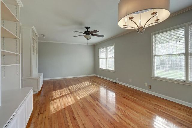 913 Delaine Dr, Corpus Christi, TX 78411