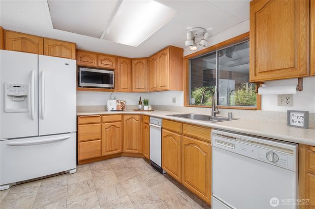 2201 E Island Lake Drive, Shelton, WA 98584