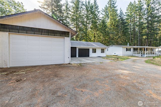 2201 E Island Lake Drive, Shelton, WA 98584