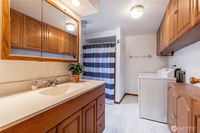 2201 E Island Lake Drive, Shelton, WA 98584