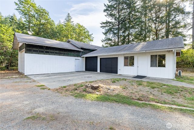 2201 E Island Lake Drive, Shelton, WA 98584