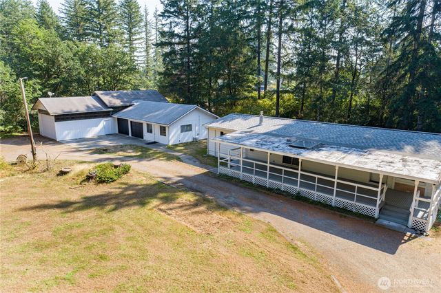 2201 E Island Lake Drive, Shelton, WA 98584