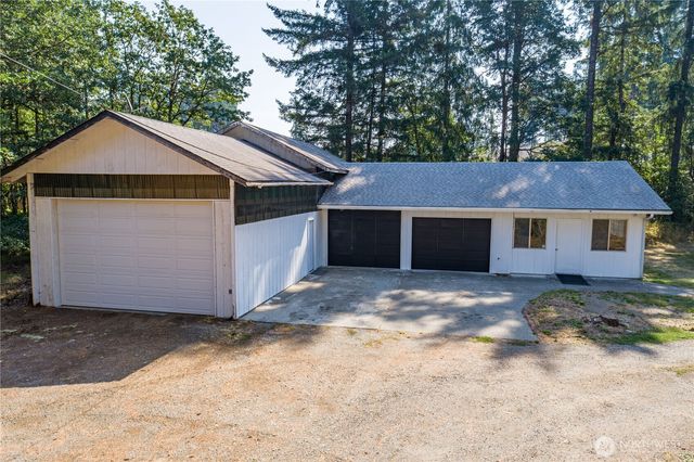 2201 E Island Lake Drive, Shelton, WA 98584