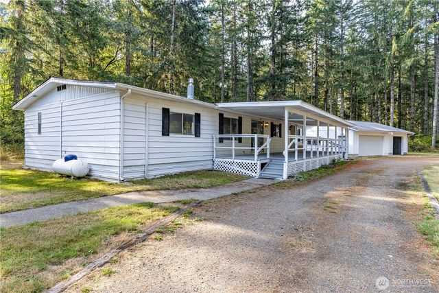 2201 E Island Lake Drive, Shelton, WA 98584