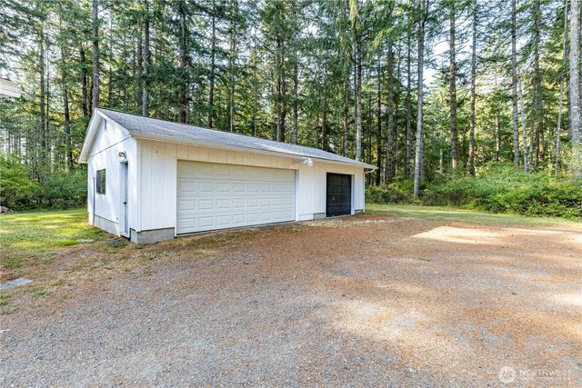 2201 E Island Lake Drive, Shelton, WA 98584