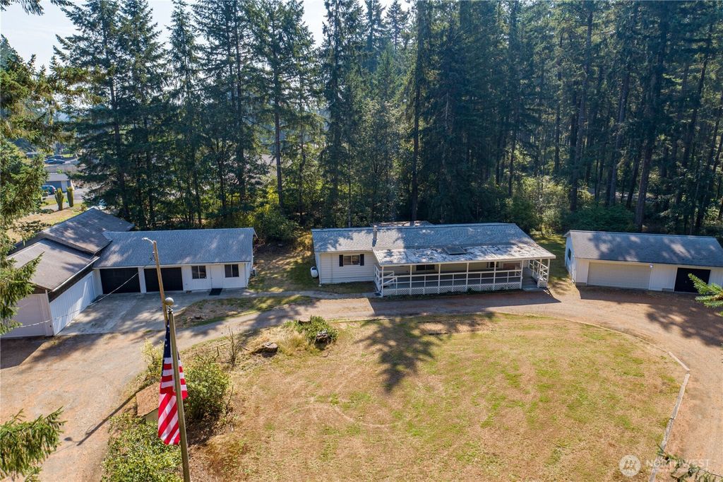2201 E Island Lake Drive, Shelton, WA 98584