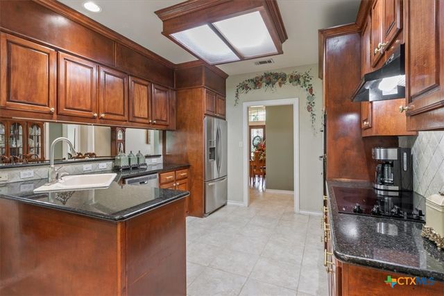 200 Carriage House Road, Salado, TX 76571