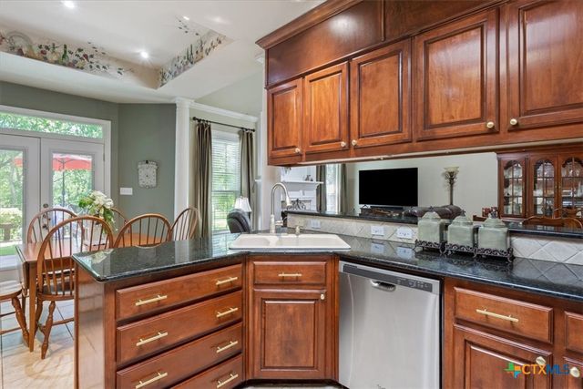 200 Carriage House Road, Salado, TX 76571