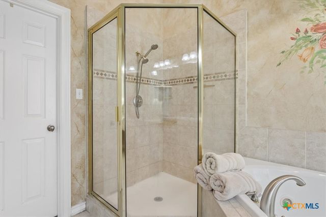 200 Carriage House Road, Salado, TX 76571