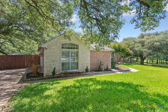200 Carriage House Road, Salado, TX 76571