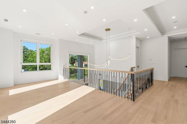 244 Washington Pl, Paramus Boro, NJ 07652