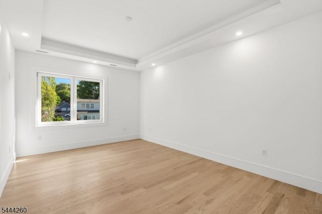 244 Washington Pl, Paramus Boro, NJ 07652