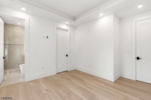 244 Washington Pl, Paramus Boro, NJ 07652