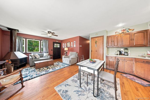 174 Taras Shevchenko Road, Glen Spey, NY 12737