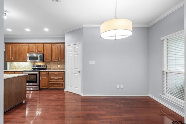 145 Pine Bark Glen, Holly Lake Ranch, TX 75765