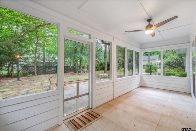 145 Pine Bark Glen, Holly Lake Ranch, TX 75765