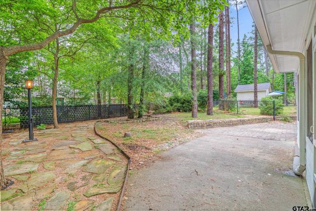 145 Pine Bark Glen, Holly Lake Ranch, TX 75765