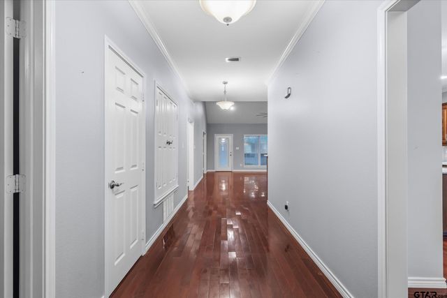 145 Pine Bark Glen, Holly Lake Ranch, TX 75765