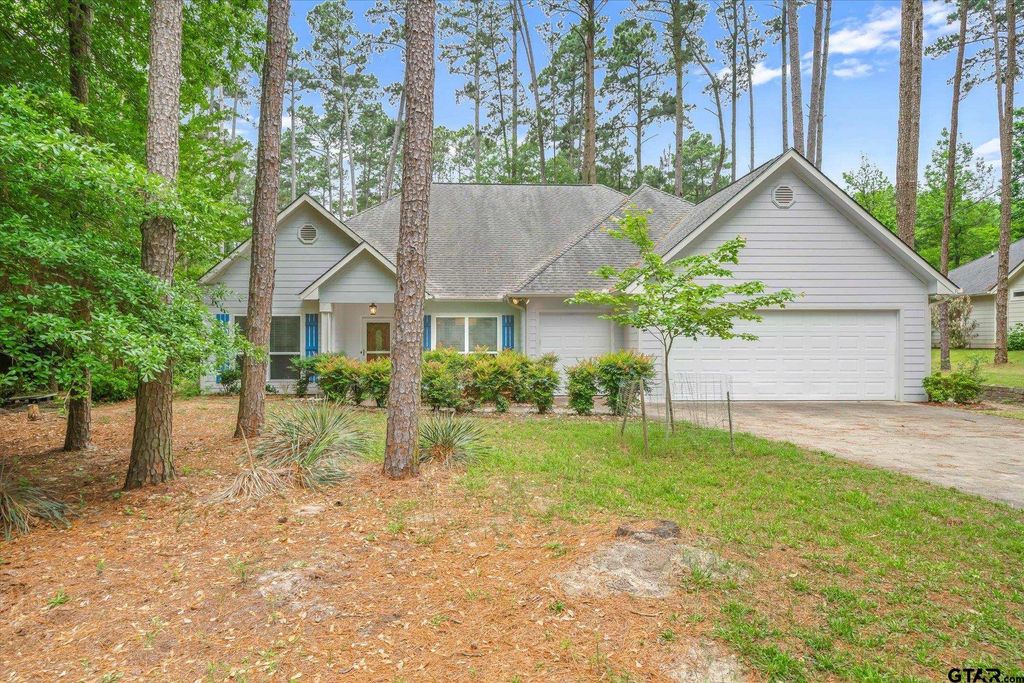 145 Pine Bark Glen, Holly Lake Ranch, TX 75765