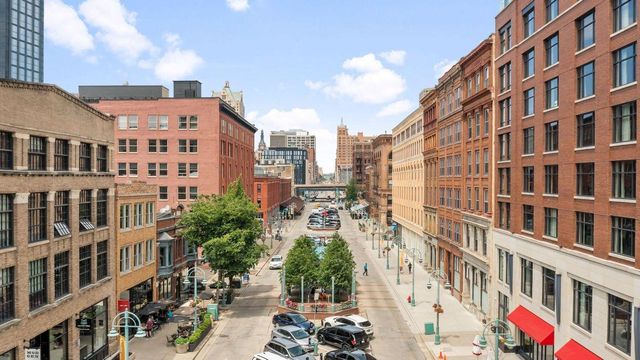234 N Broadway #402, Milwaukee, WI 53202