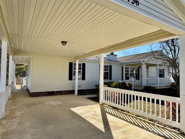 436 Riverwind Drive, Hendersonville, NC 28739