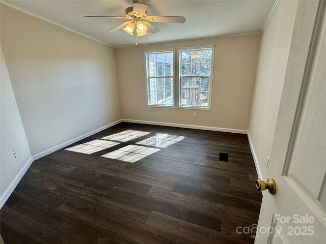 436 Riverwind Drive, Hendersonville, NC 28739