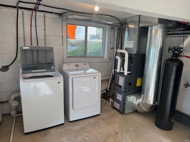 11912 W Breezy Point Drive, Monticello, IN 47960