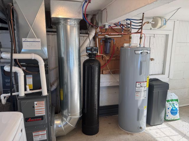 11912 W Breezy Point Drive, Monticello, IN 47960