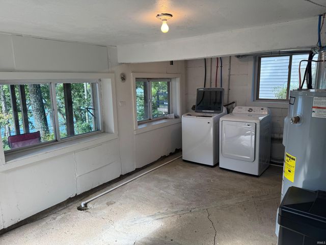 11912 W Breezy Point Drive, Monticello, IN 47960