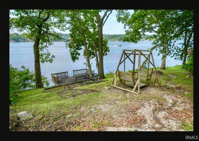 11912 W Breezy Point Drive, Monticello, IN 47960