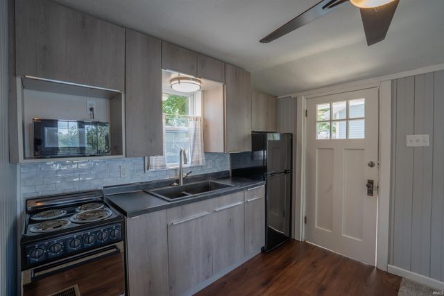 11912 W Breezy Point Drive, Monticello, IN 47960