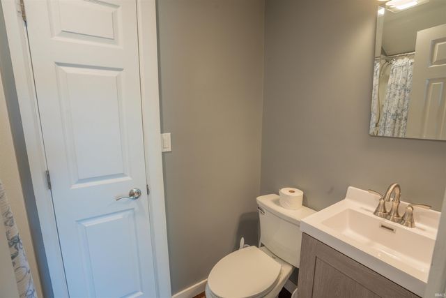 11912 W Breezy Point Drive, Monticello, IN 47960