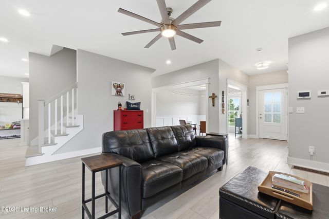 12614 Valley Pine Dr, Louisville, KY 40299