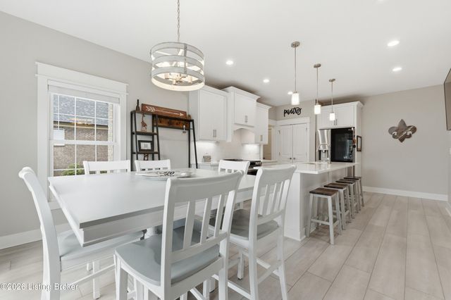 12614 Valley Pine Dr, Louisville, KY 40299