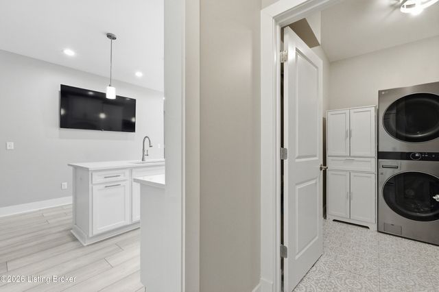 12614 Valley Pine Dr, Louisville, KY 40299