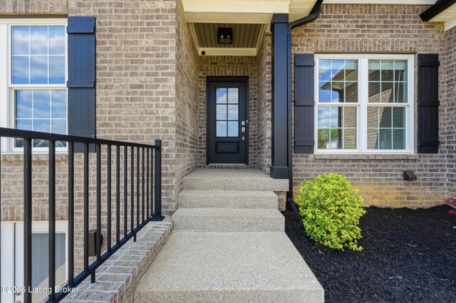12614 Valley Pine Dr, Louisville, KY 40299