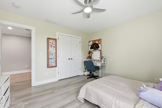 12614 Valley Pine Dr, Louisville, KY 40299