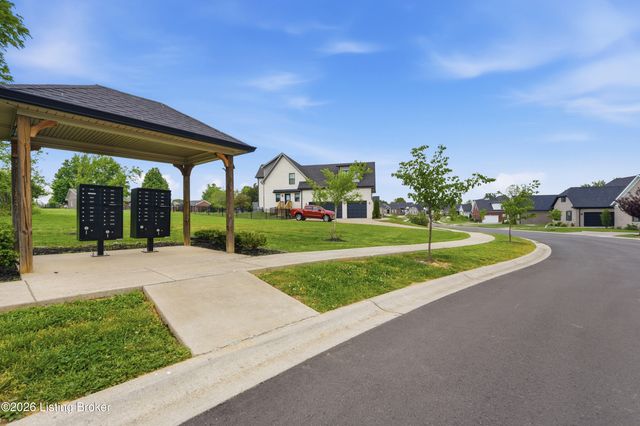 12614 Valley Pine Dr, Louisville, KY 40299