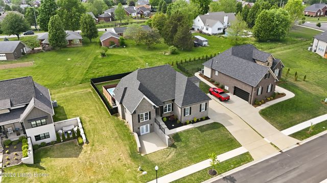 12614 Valley Pine Dr, Louisville, KY 40299