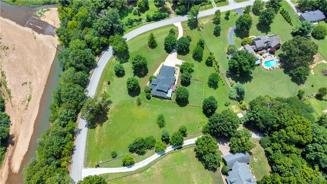 408 S Wyman Road, Fayetteville, AR 72701