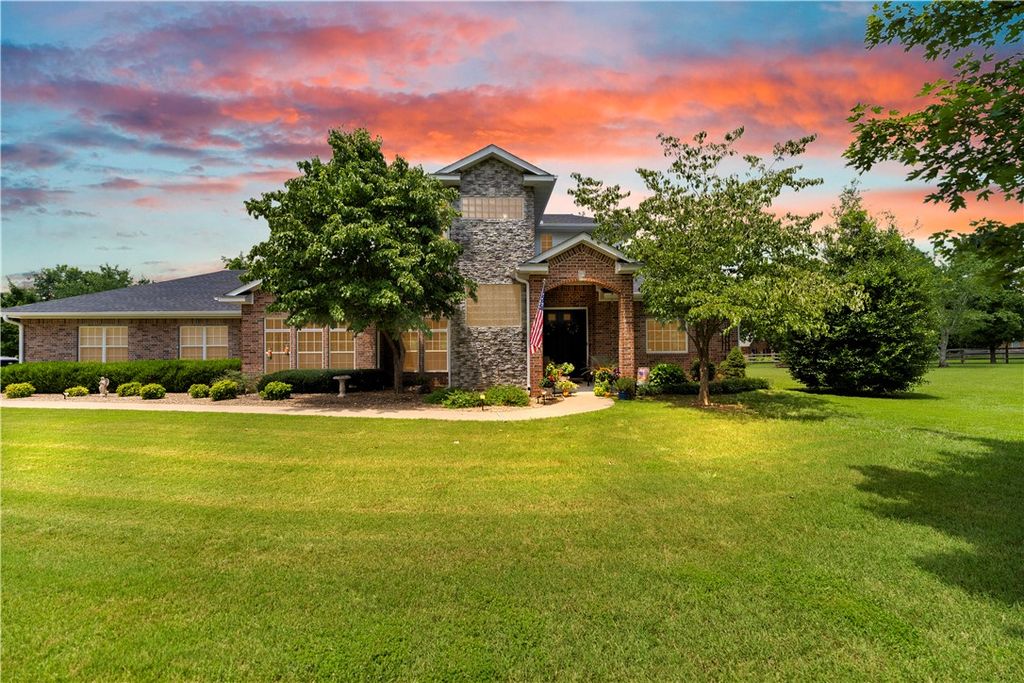 408 S Wyman Road, Fayetteville, AR 72701