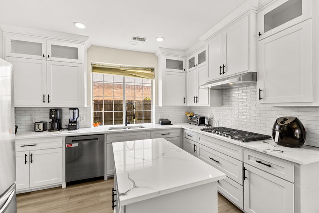 7114 Fieldstone Drive, Frisco, TX 75034