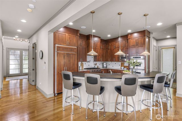 8451 SE 44th Street, Mercer Island, WA 98040