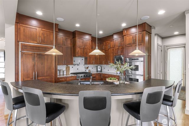 8451 SE 44th Street, Mercer Island, WA 98040