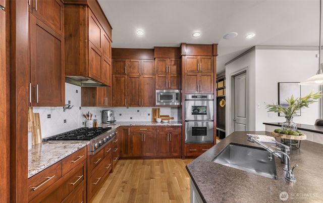 8451 SE 44th Street, Mercer Island, WA 98040