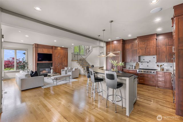 8451 SE 44th Street, Mercer Island, WA 98040
