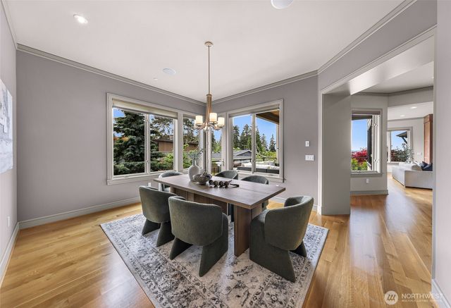 8451 SE 44th Street, Mercer Island, WA 98040